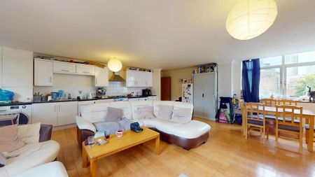 2 bedroom flat to rent - Photo 4
