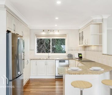 Large home with ocean views - Photo 3