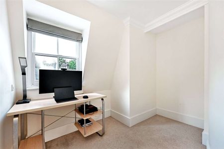 A two bedroom apartment in a central Bloomsbury location, close to Oxford Street - Photo 3