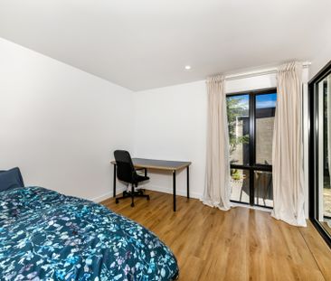 Stylish Townhouse In O'Connor - Photo 6