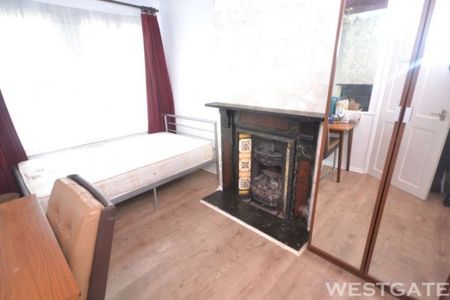 4 Bed - Pitcroft Avenue, Reading - Photo 5