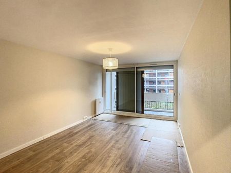 A LOUER ANGERS DOUTRE - Appartement 2ème étage gauche ... - Photo 2