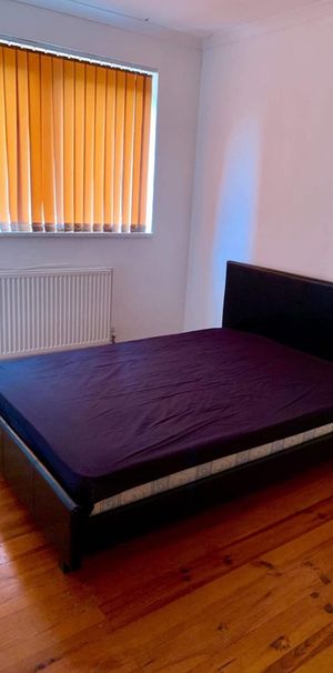 Room in a Shared House, Horndean Close, SW15 - Photo 1