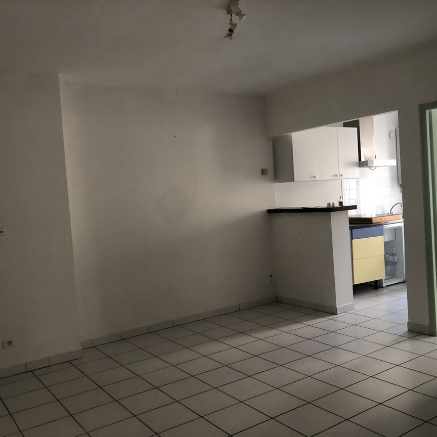 Location Appartement 2 pièces 43m² LA ROCHE CHALAIS 24490 - Photo 1