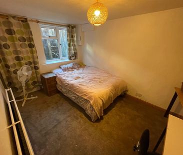 6 bedroom terraced house to rent - Photo 2