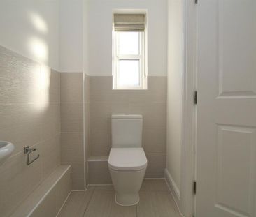 3 bedroom terraced house to rent - Photo 3