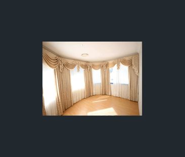 Spacious Family Home in a Prime Holsworthy Location - Photo 5