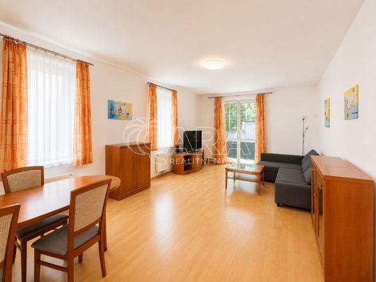 Pronájem bytu 2+kk 82 m², U Zvonařky , Praha - Fotografie 1