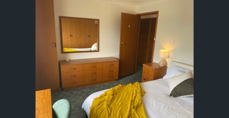 5 Rooms in share house! Furnished! All bills included! - Photo 2