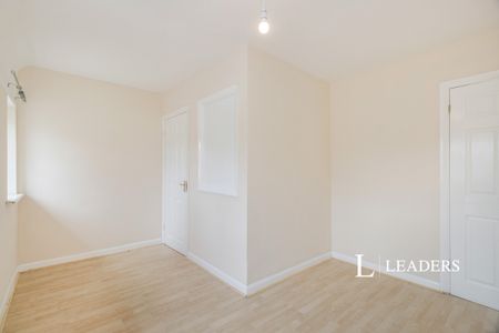 4 bedroom house to rent Simms Close, Carshalton, SM5 - Photo 3