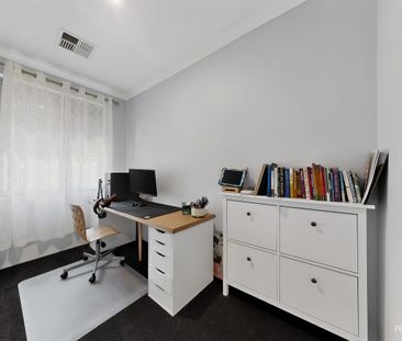 UNFURNISHED GEM IN THE HEART OF BANKSIA GROVE - Photo 5