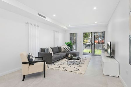 PRESTIGIOUS HOME WITH BONUS ATTACHED GRANNY FLAT - Photo 3