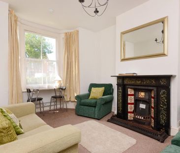 4 bedroom semi-detached house to rent - Photo 4