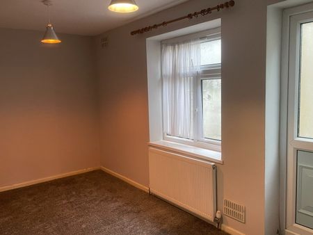 2 Bed Flat, Katherine Road, E6 - Photo 2