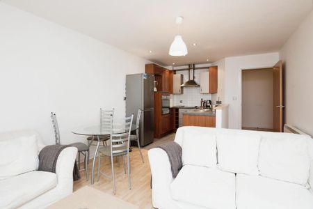 2 bedroom apartment to rent - Photo 2