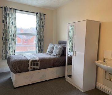 Manor Court Road, Nuneaton, CV11 5HQ - Photo 4