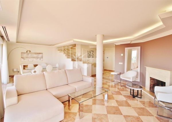 Luxury 2 bedrooms Penthouse Duplex for rent in Nueva Andalucia