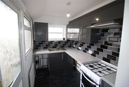 2 bedroom terraced house to rent - Photo 2