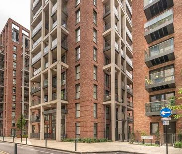 Newham, Upton, E13 - Photo 1