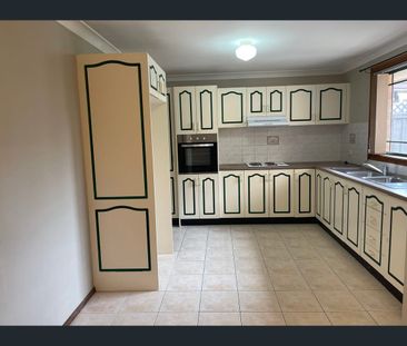 8/160 Meadows Road, Mount Pritchard, NSW 2170 - Photo 1
