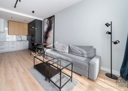 Łódź, Śródmieście, Senatorska - Photo 2