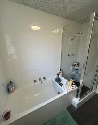 Kensington - Photo 1