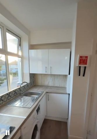 Studio Flat, Pinner Road, HA1 - Photo 4