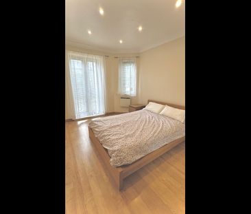 2 Bed Flat, Chiswick Court, W4 - Photo 2