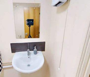 Bronze Non Ensuite - Photo 2