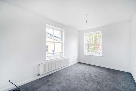 Long Close, Downton, SP5 - Photo 2