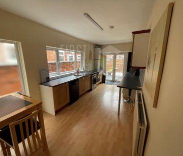 4 bedroom terraced house to rent - Photo 6