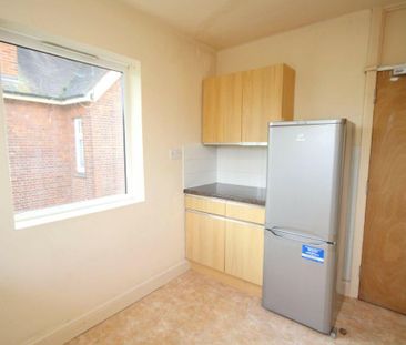 1 bedroom end of terrace house to rent - Photo 2