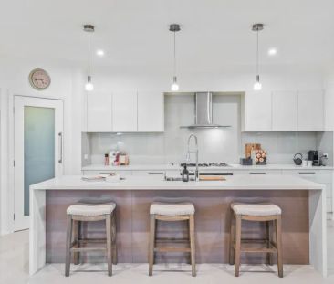 Spacious Family Single Level - Photo 4