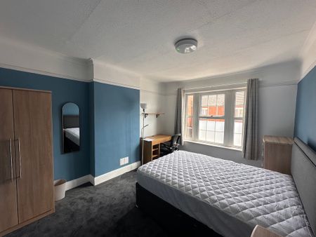 6 bedroom house - Photo 2