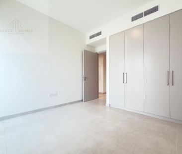 Brand New Villa - Single Row - On the main park - Photo 4