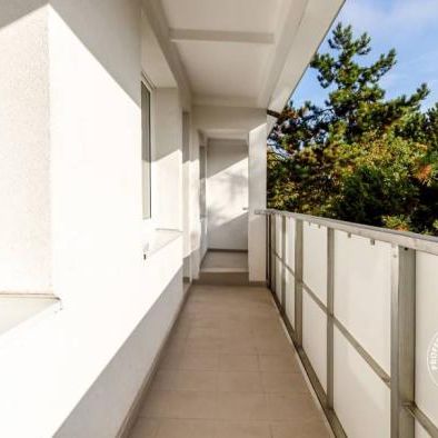 AXIS REAL | NEZARIADENÝ 3-izb.byt, 11m2 LODŽIA, BA IV., Červeňákova - Photo 1