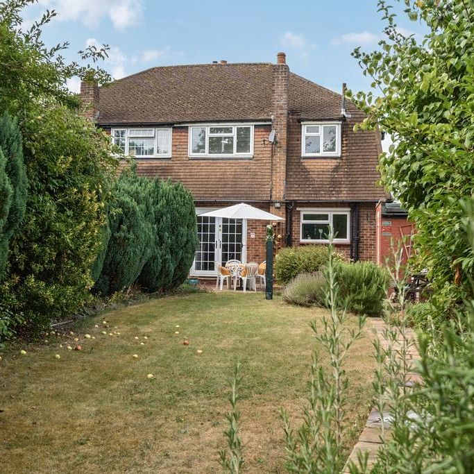 3 bedroom semi-detached house to rent - Photo 1