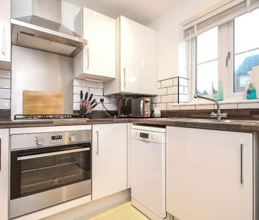 3 bedroom semi-detached house to rent - Photo 4