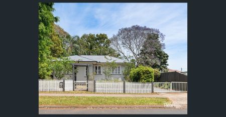 Spacious Updated Family Home In Newtown - Photo 5