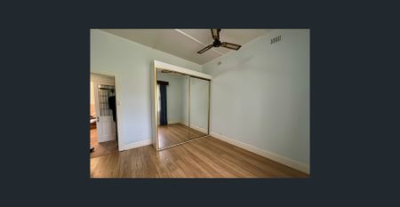 Contemporary Comfort and Convenience in One - Photo 3