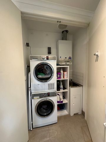 Bentleigh East - Photo 2