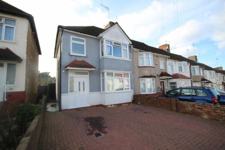 3 bedroom semi-detached house to rent - Photo 3