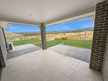 BRAND NEW 4 BEDROOM DUPLEX - Photo 3