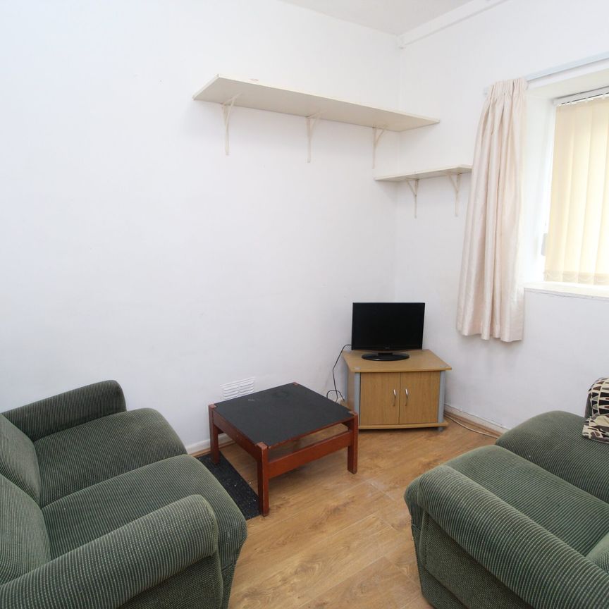 Long Row, Treforest, Pontypridd - Photo 1