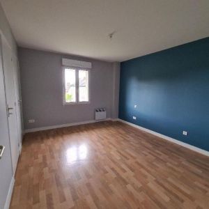 Au rez-de-chaussée d'un petit immeuble situé dans le bourg de SAINT-MARC-LE-BLANC, un apparteme... - Photo 2