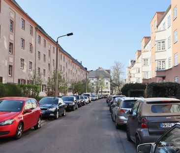 Kaßberg • 3-Zimmer • Sonnenbalkon • Tageslichtbad • Laminat • Stell... - Photo 1