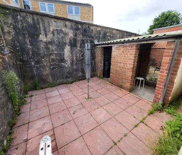 4 bedroom terraced house to rent - Photo 5