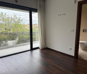 3 Bedroom House with parking, Atiba, Cascais - Photo 1