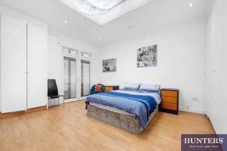 3 bedroom mews to rent - Photo 5