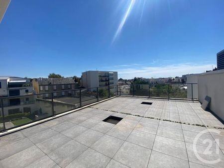 Appartement T4 à louer 4 pièces - 143,41 m2 CHATEAUROUX - 36 - Photo 2